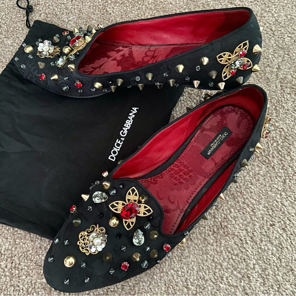 Dolce & Gabbana Black Embellished Red-Lined Flats